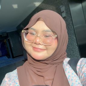 Alya, Babysitter in Klang