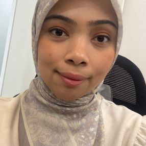 Nur adilah, Pengasuh di Sungai Buloh