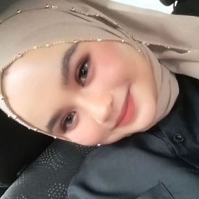 Adriana, Babysitter in Raub