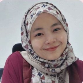 Naz, Pengasuh di Teluk Intan