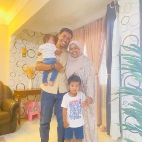 Afrina, Keluarga di Batang Kali