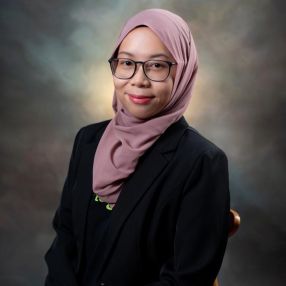 Dyg Siti Nur Amirah, Keluarga di Kuching