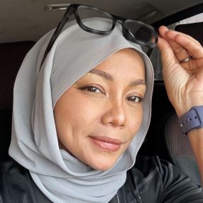 Nisa, Pengasuh di Shah Alam