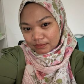 Siti hajar, Babysitter in Arau