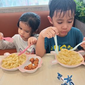 Nik Mazleen, Keluarga di Puchong
