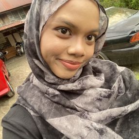Nur, Pengasuh di Tasek Gelugor