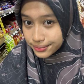 Auni, Pengasuh di Kulai
