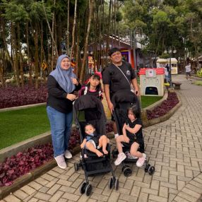 Shasha, Keluarga di Kuching