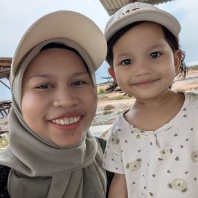 Nurul, Babysitter in Muar