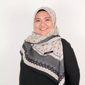 Noor Atiqah, Babysitter in Kajang