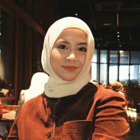 Nur, Pengasuh di Mantin