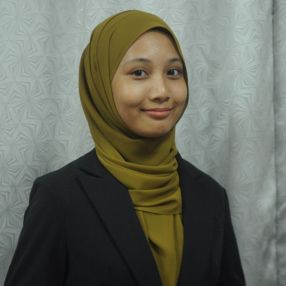 Nur, Babysitter in Chemor