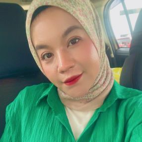 Niniey, Pengasuh di Wakaf Bharu