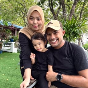 Ty, Keluarga di Gemas