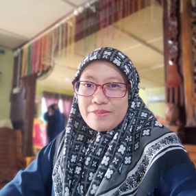 Lela masdewi norhayati, Pengasuh di Sibu