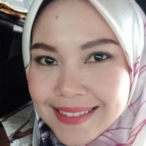 Siti, Babysitter in Putrajaya