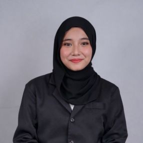 Alya, Pengasuh di Melaka