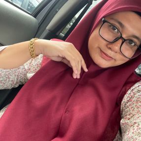 Noorasfiza, Pengasuh di Pulau Indah