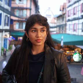 Sukeerthi, Babysitter in Melaka
