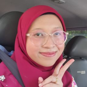 Noorhanis, Pengasuh di Seri Kembangan