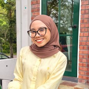 Hanis, Babysitter in Pasir Gudang
