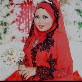 Nur, Pengasuh di Ayer Keroh