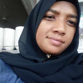 Elly, Pengasuh di Bukit Payong