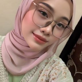 Puteri, Pengasuh di Batu Pahat
