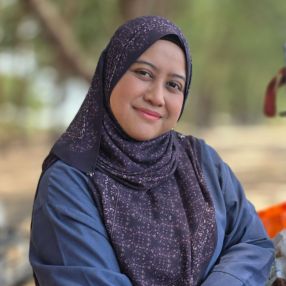 Nur Fara Eliza, Pengasuh di Wakaf Bharu