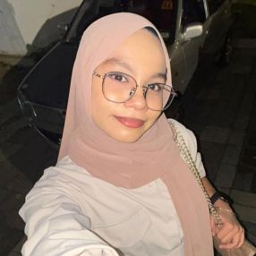 Karmeela, Babysitter in Johor Bahru