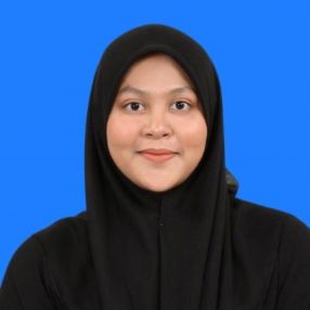 Ainnina, Pengasuh di Dengkil