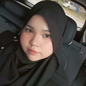 Amni, Pengasuh di Durian Tunggal