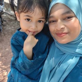 AleesyAryan, Family in Bukit Kayu Hitam