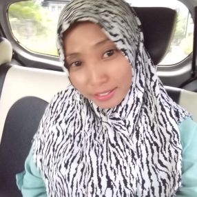 Alisa, Babysitter in Gelang Patah