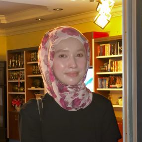 Izati, Babysitter in Tuaran