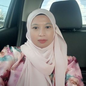 Noor Lela, Pengasuh di Bukit Payong