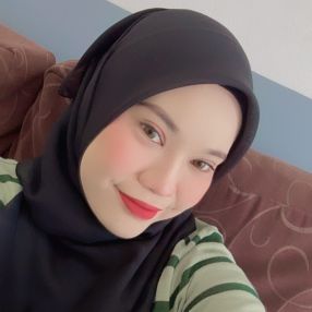 Nur, Family in Bayan Lepas