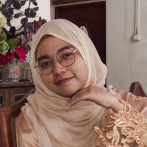 Maisara, Babysitter in Chukai