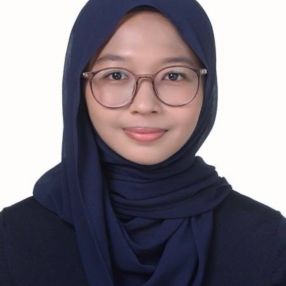 Yasmin, Pengasuh di Langgar