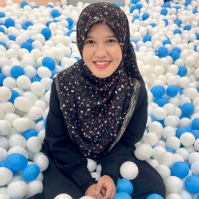 Noor, Babysitter in Parit Raja