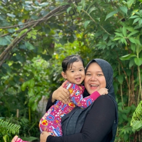 Amirah, Keluarga di Pasir Gudang