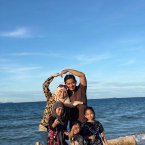Nur Adibah, Keluarga di Bayan Lepas
