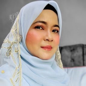 Suzana, Pengasuh di Batu Arang