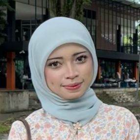 Amna, Babysitter in Ipoh