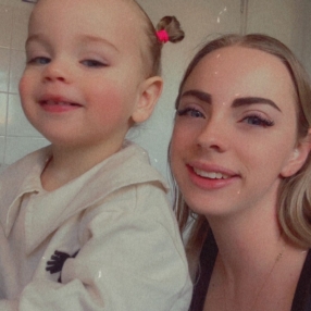 Femke, Babysitter in Oldenzaal