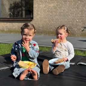 Jakeline, Family in Ede