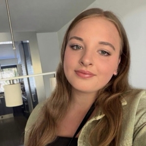 Ynez, Oppas in Veenendaal