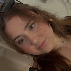 Anouk, Oppas in Oeffelt