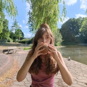 Morgan, Babysitter in Maastricht