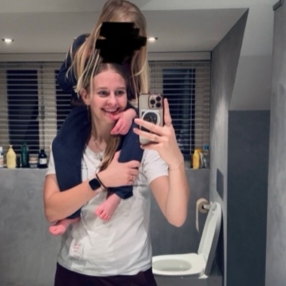 Anna, Babysitter in Peize